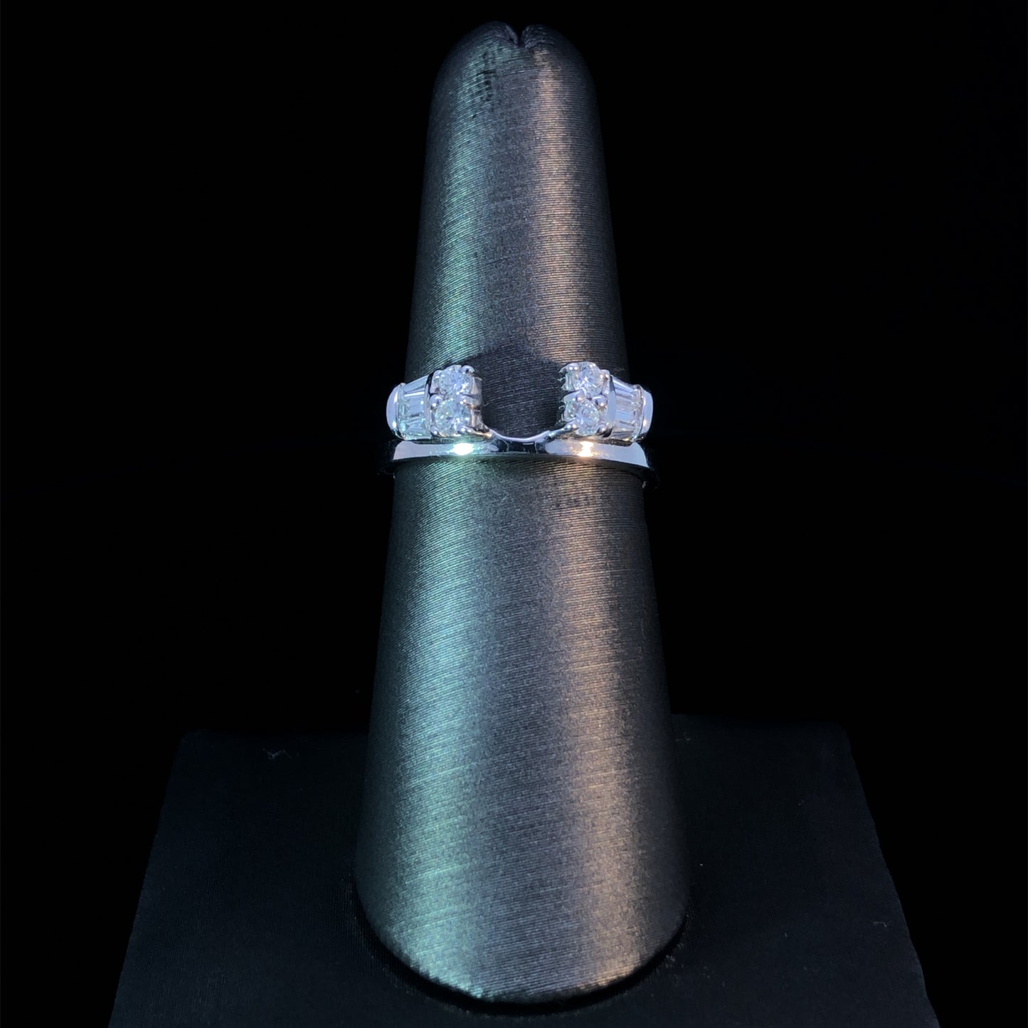 137023 - .32 ctw diamond ring wrap