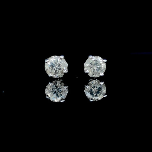 .82 ctw diamond stud earrings