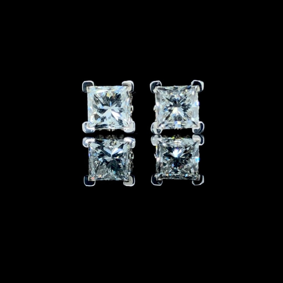 161041 - 1.42 ctw diamond studs