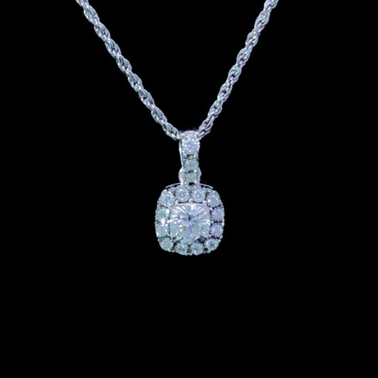 .36 ctw diamond pendant