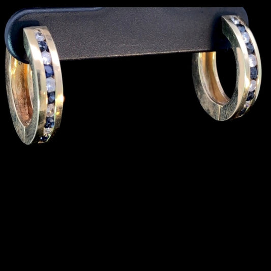 137522 - .30 ctw sapphire and diamond earrings