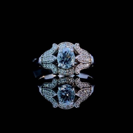 159589 - .76 ctw aquamarine and diamond ring