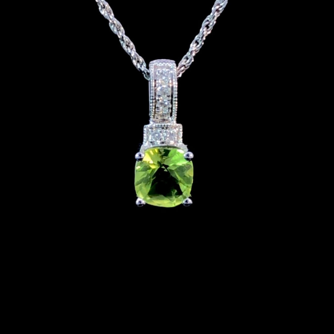 .96 ctw peridot and diamond pendant