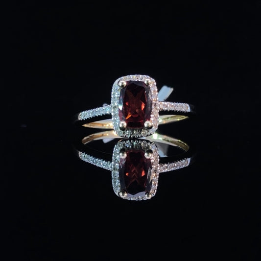 159454 - Garnet and diamond ring