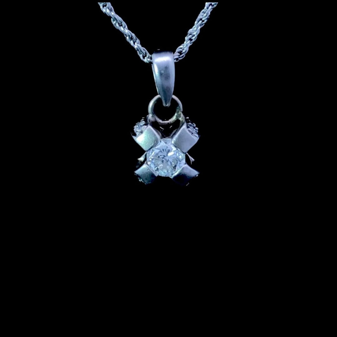 122601 - .42 ctw diamond pendant