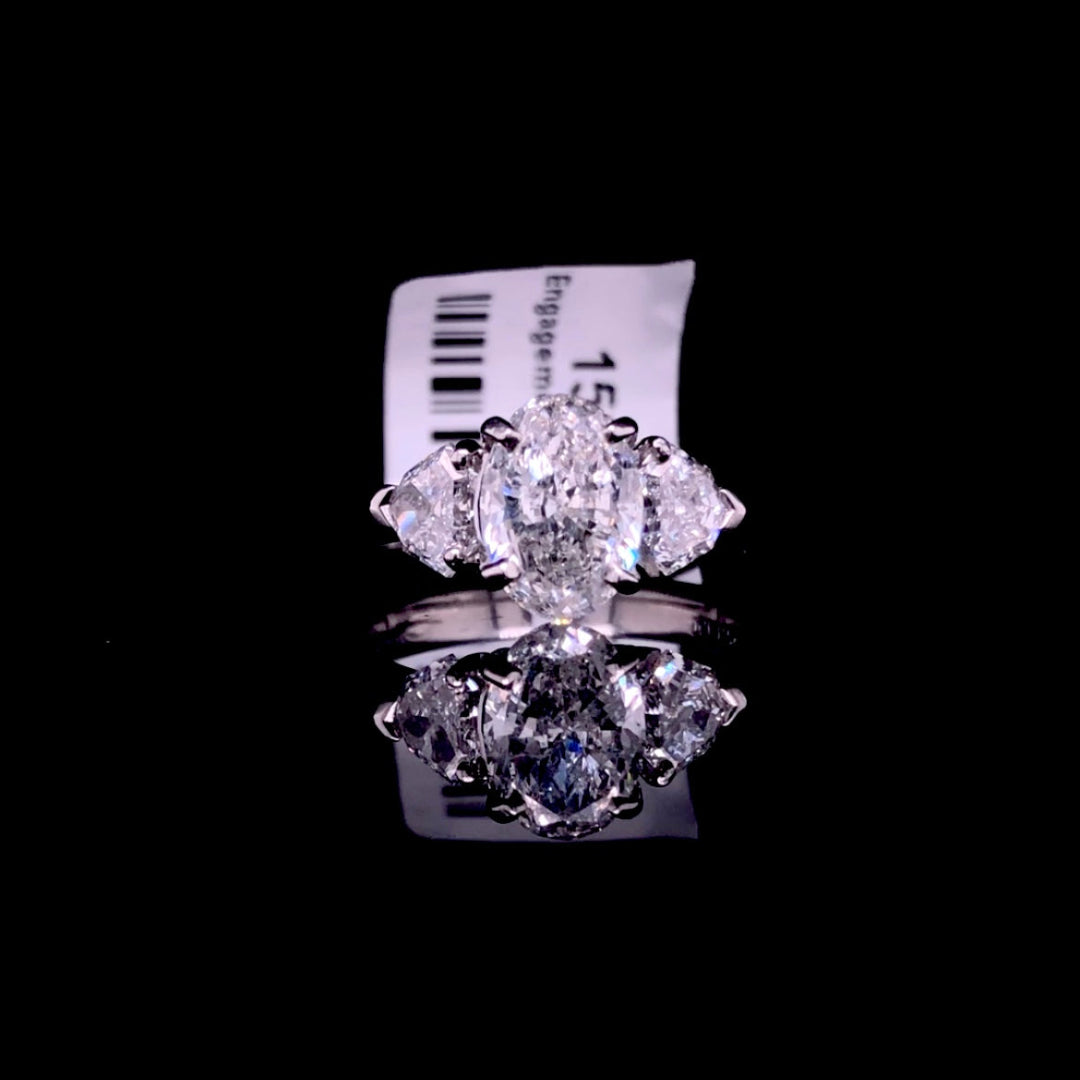 159759 - 2.01 ctw diamond ring