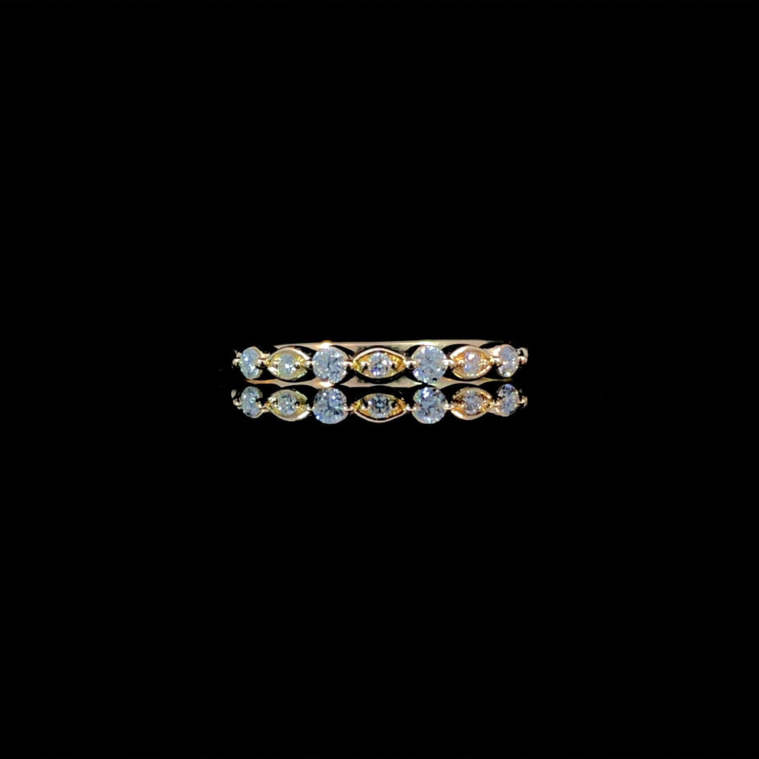 165927 - .17 ctw diamond band