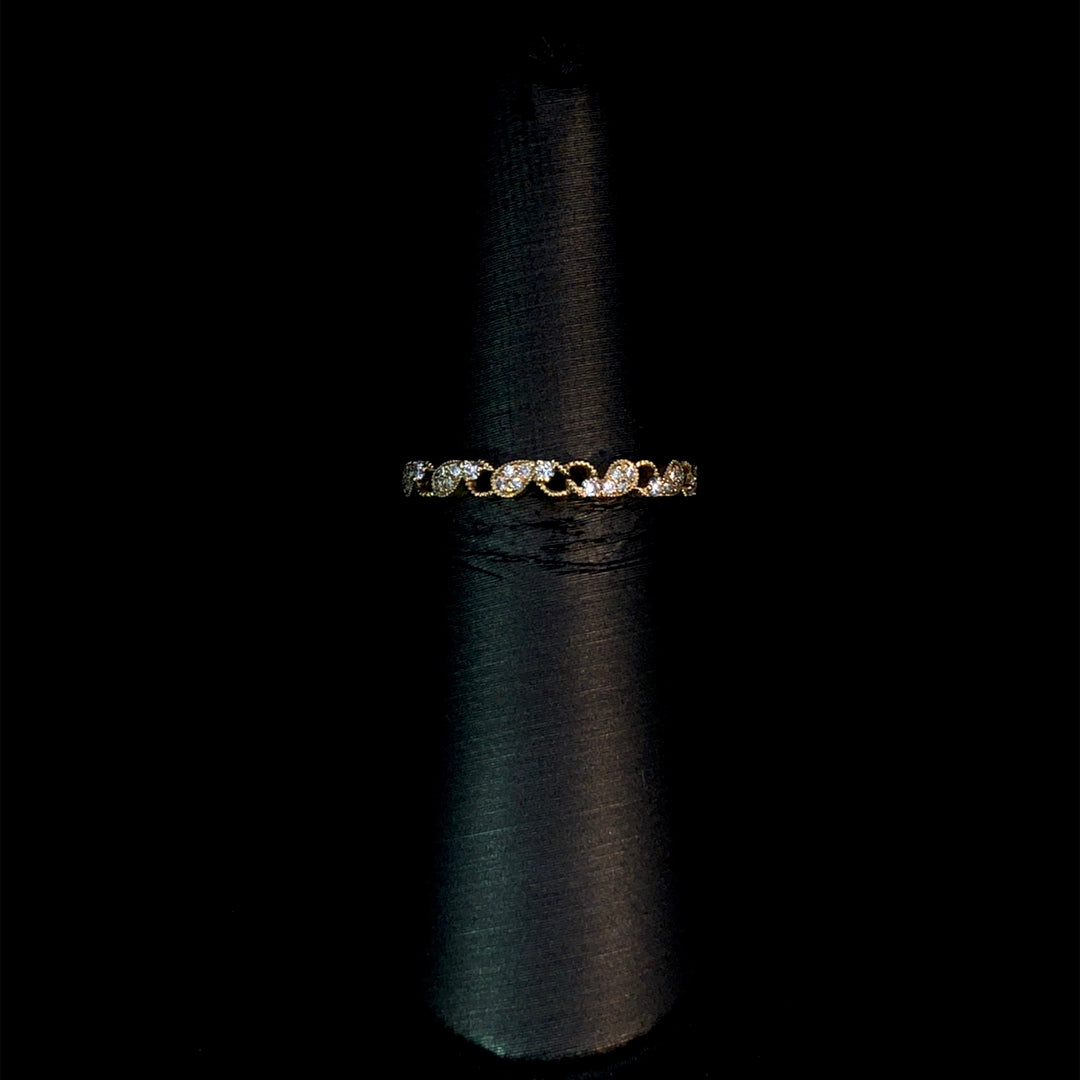 165931 - .12 ctw diamond band