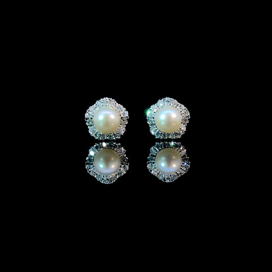 165972 - .16ctw pearl earrings