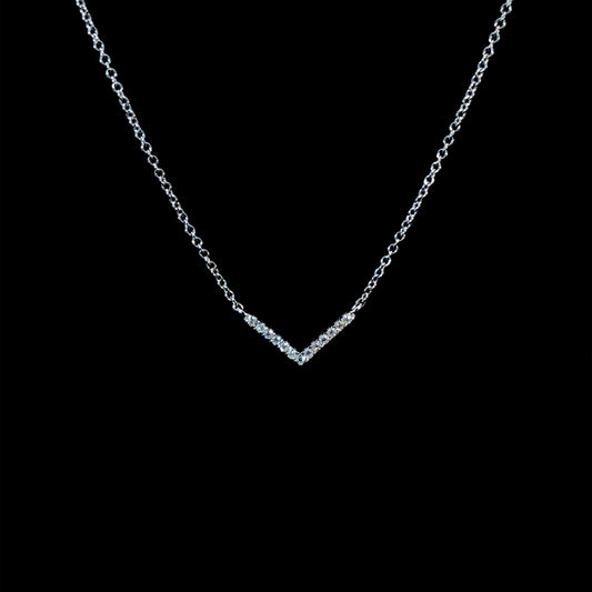 165976 - .06ctw diamond necklace