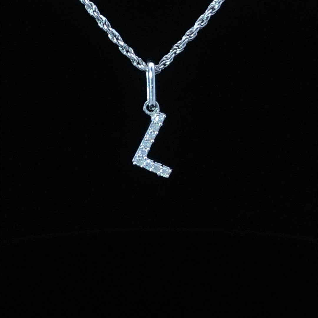 160780 - .04 ctw diamond pendant