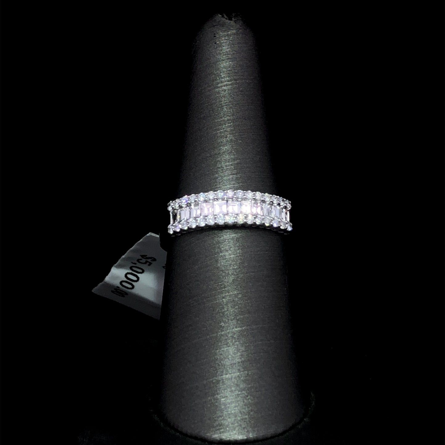 160648 - .84 ctw diamond band