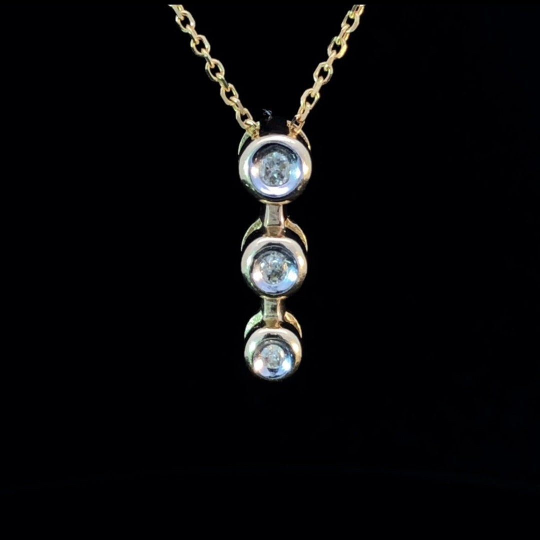 137573 - .07 ctw diamond pendant