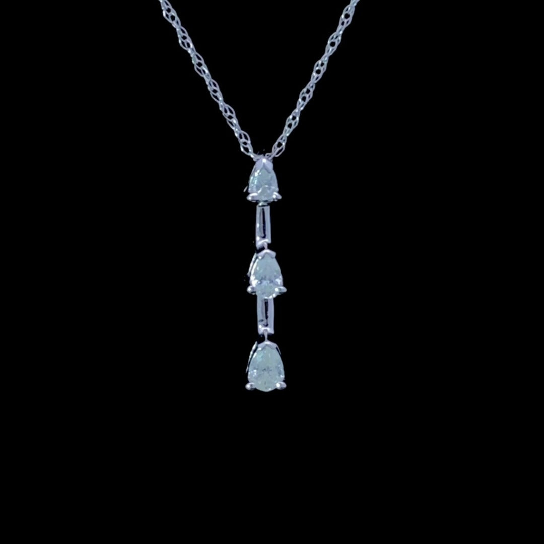 144114 - .25 ctw diamond pendant