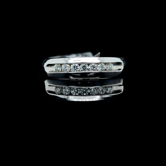 143959 - .25 ctw diamond band