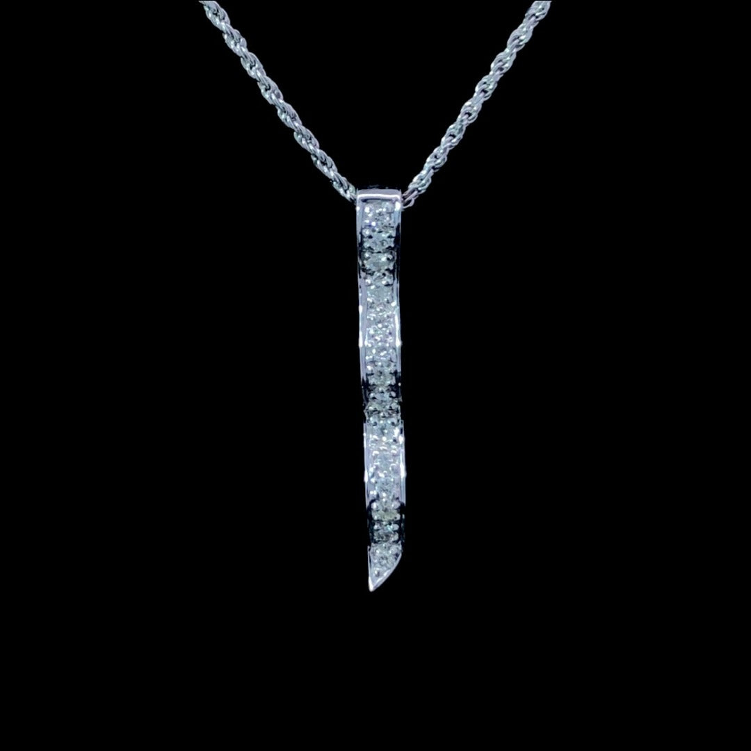 146066 - .16 ctw diamond pendant