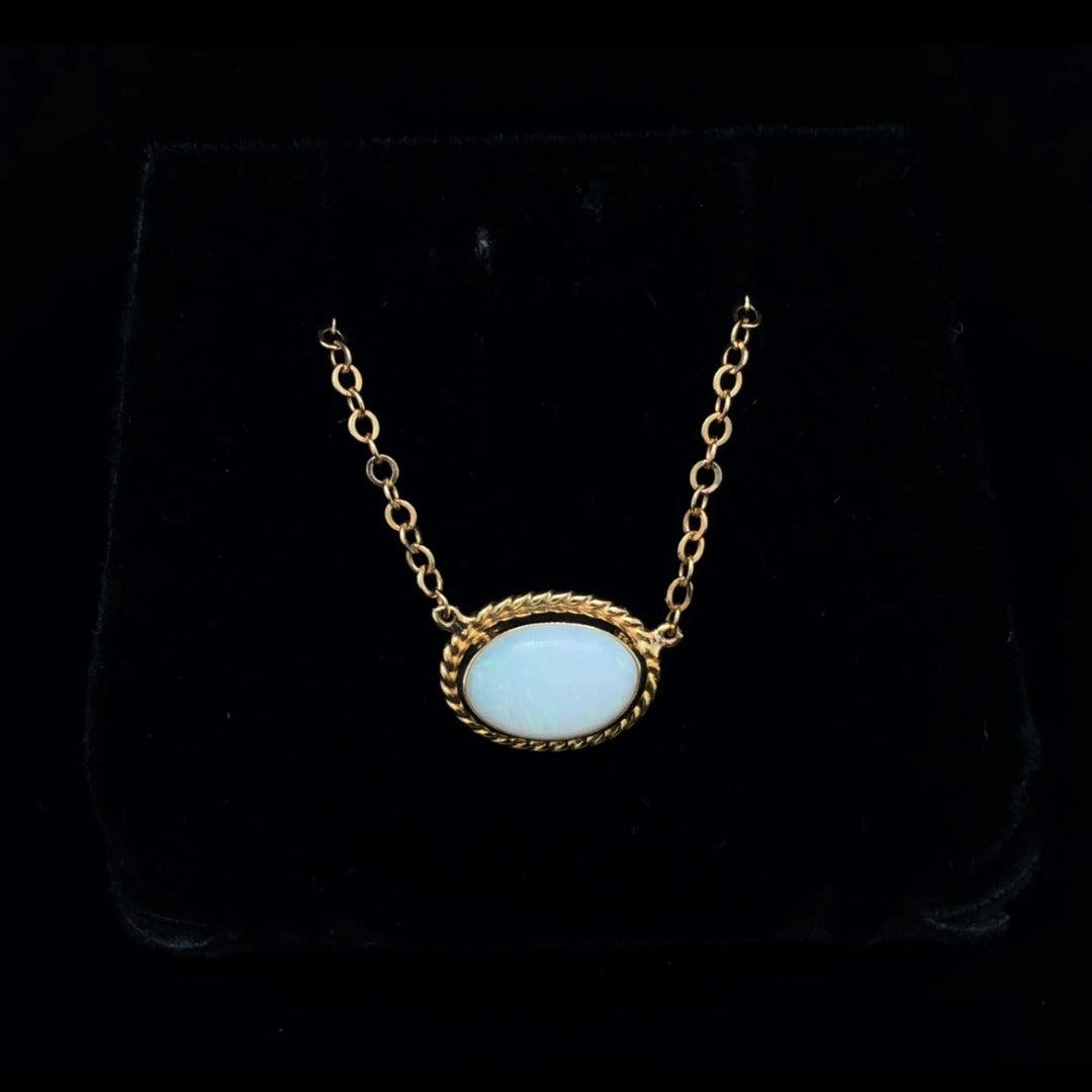 159732 - Opal necklace