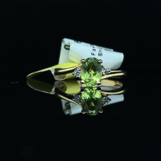 133693 - .91 ctw peridot and diamond ring