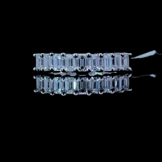 159833 - .96 ctw diamond band